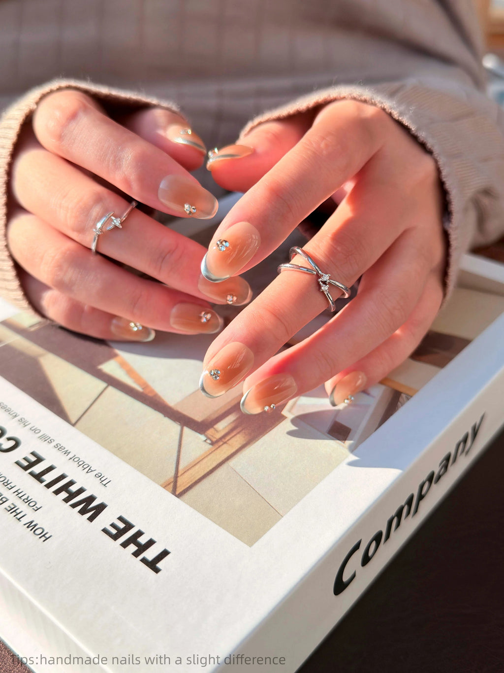 Nude Silver Edge